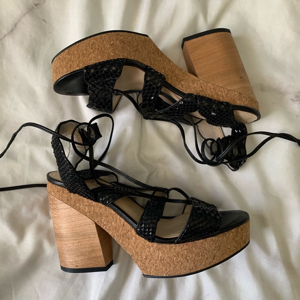 Isaac Mizrahi Block Wedge Strappy Sandal size 6
